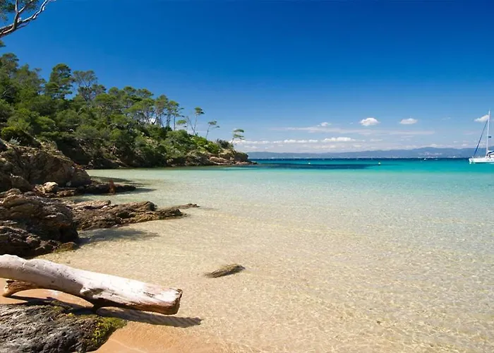 Maisonnette Climatisee A 35m De La Plage De La Capte Сasa de vacaciones Hyères